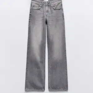 säljer mina gråa jeans från zara, använt typ tre gånger så de är i bra skick 