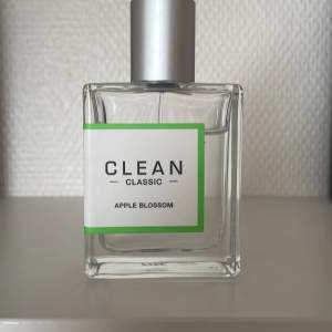 Clean parfym💗 använd några gånger. 60ml