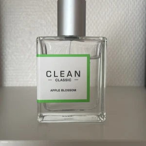 Parfym - Clean parfym💗 använd några gånger. 60ml