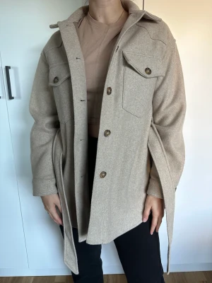 Jacka - Fin jacka från Zara. Mer som höst/vårjacka. 