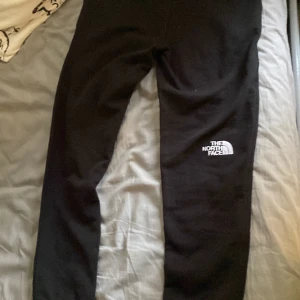 The north face byxor storlek L för barn  - Köpte nyss passade inte 
