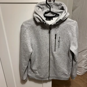 Sail racing Hoodie str 160 - Sail racing hoodie i str 160. I fint skick. 