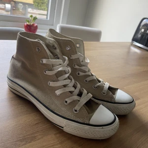 Converse Beige Dam - Bra skick som nya