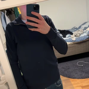 Jack and Jones half zip - Säljer denna halfzipen då den inte längre kommer till användning. Nypris 399