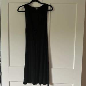 En klänning jag tror antingen är från Gina Tricot eller Bikbok, använd för längesen och tror är i storlek xs