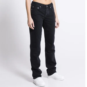 Icon jeans - Säljer mina icon jeans från lager 157 då dom är förstora på mig. Dom är knappt använda och är i väldigt fin skick. Skriv för mer bilder eller funderingar🫶🫶