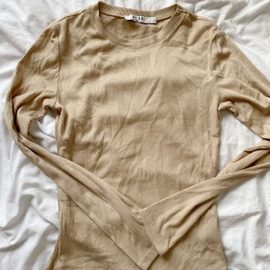 Nakd topp🤍 - Beige, söt🤍