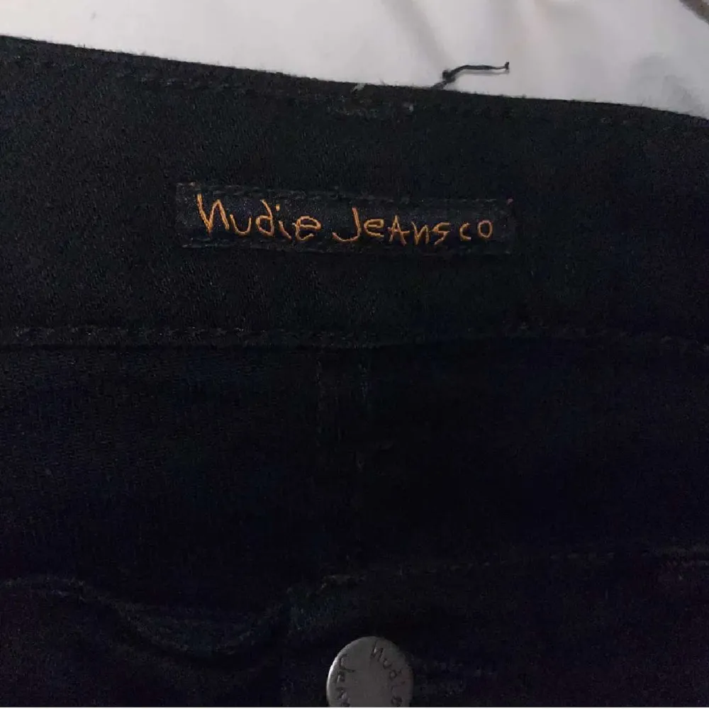 Nudie jeans använda 2 gånger typ.. Jeans & Byxor.