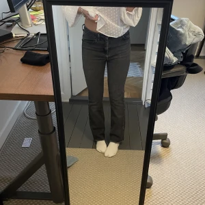 Lågmidjade jeans  - Lågmidjade jeans från ginatricot❤️skriv priv för fler bilder och även mått