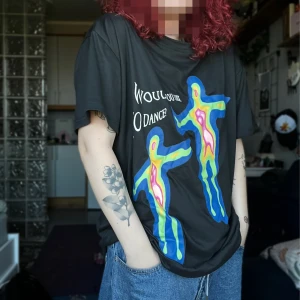 Oversized tshirt  - Trevlig oversized T-shirt som behöver nytt hem! Använd 1-2 gånger bara och är i nyskick☺️