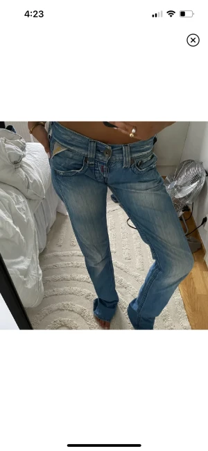Jeans - Jätte snygga jeans från replay, lågmidjade! Finns fortfarande kvar kan gå ner i pris vid snabb affär❤️