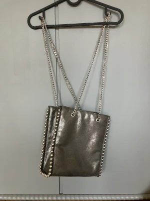 Väska ZARA - Väska från Zara. Fint skick 