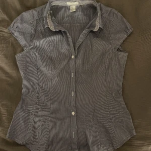 Stilren kortärmad skjorta  - Blå vit rutig skjorta med korta armar🫶🏼