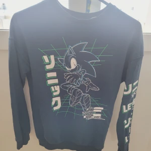 Sonic tröja  - Jätte fint skick storlek 134/140 