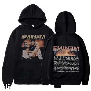 Eminem hoodie - Säljer min eminem hoodie då jag fick hem fel storlek och klippte av lappen innan jag märkte det!:( Köptes för 490kr och säljer för 350kr inklusive frakt eftersom den aldrig är använd!  