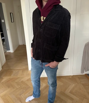 ARKET OVERSHIRT - Schysst overshirt från Arket i manchester. Storlek 54, sitter som en Medium/Large. Bra skick!