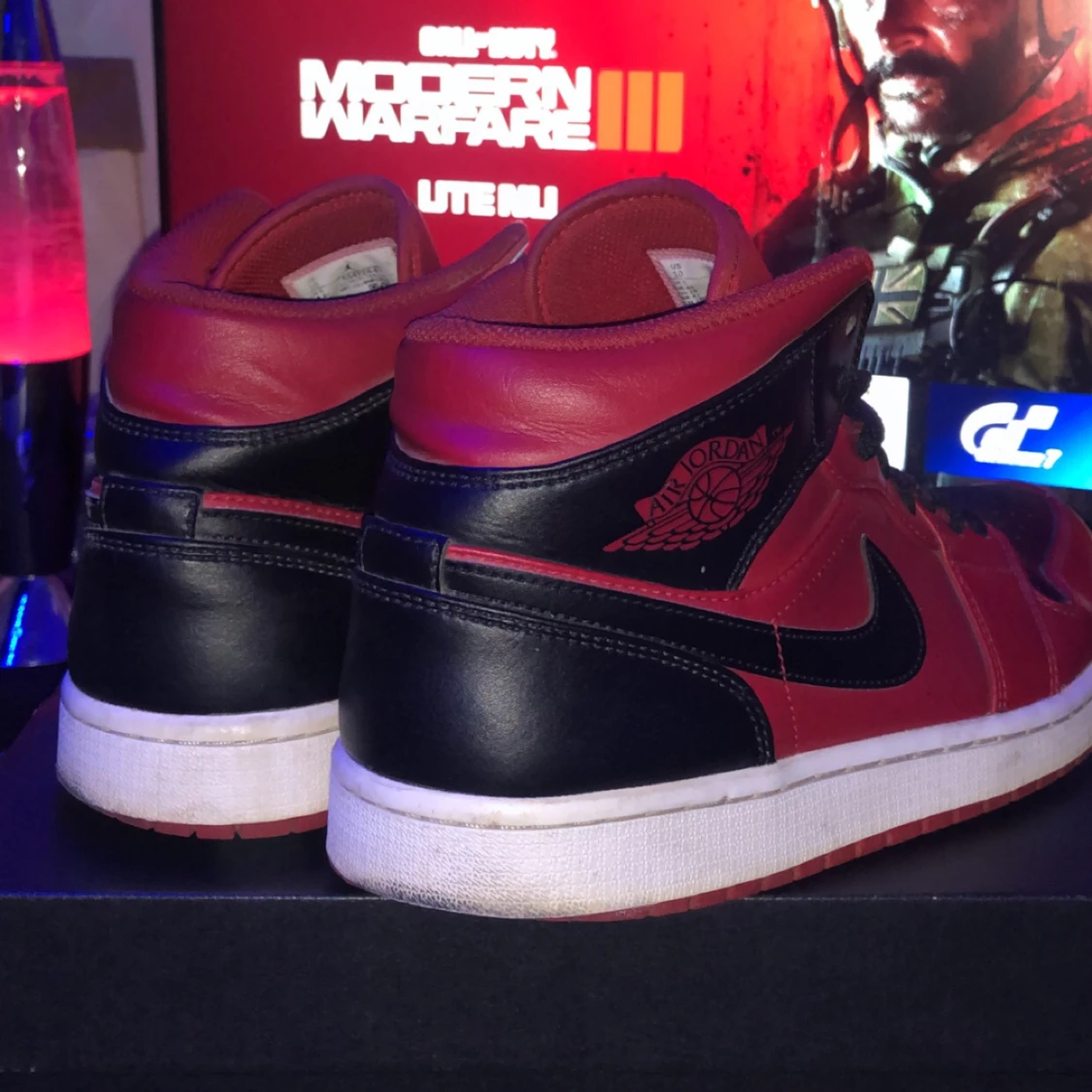 Air Jordans mid  - 90