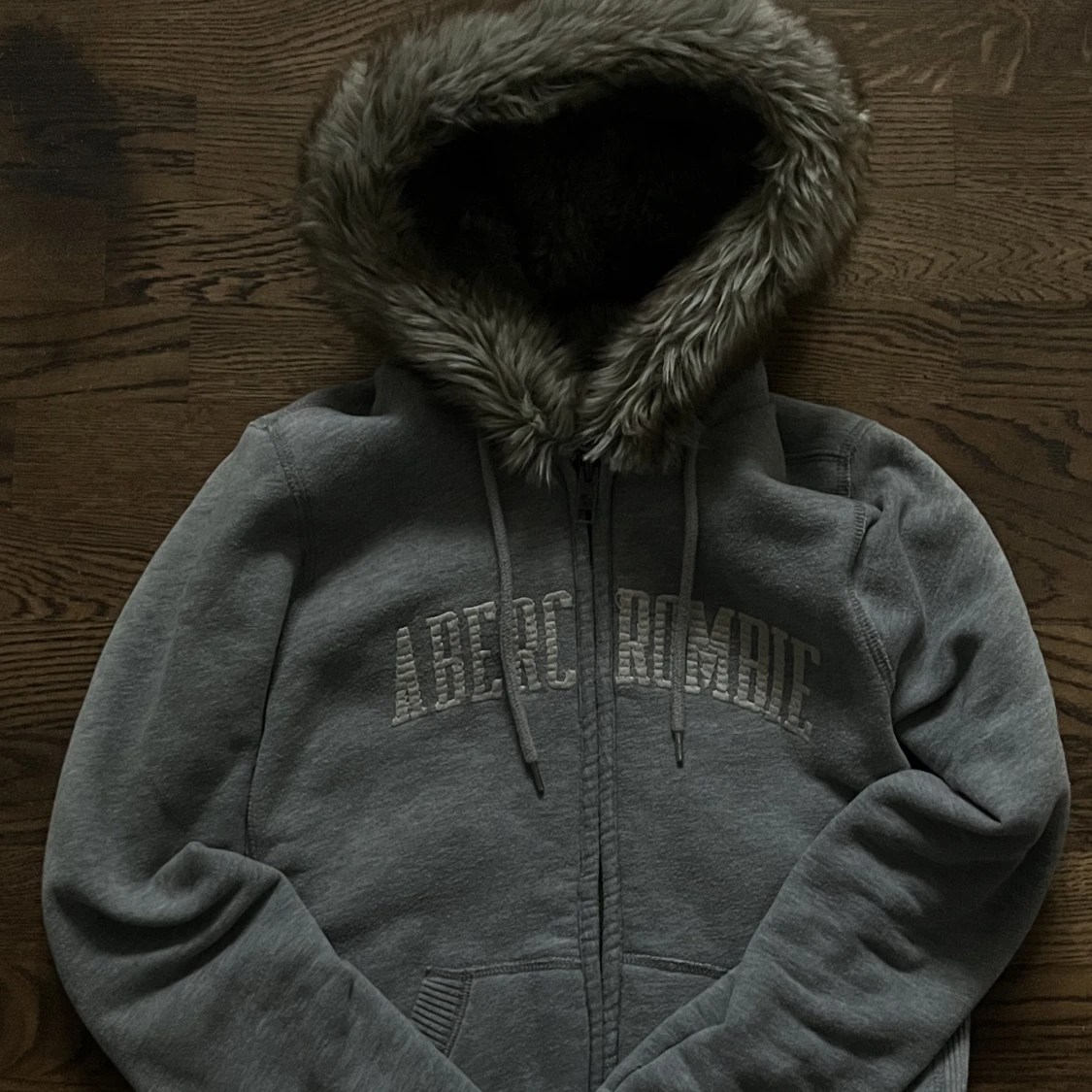 Abercrombie & fitch  - 90