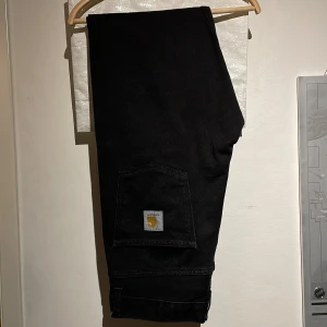 CARHARTT NEWEL PANTS - använd fåtal gånger. Strl 30, Cond 8-10 💪🏼 
