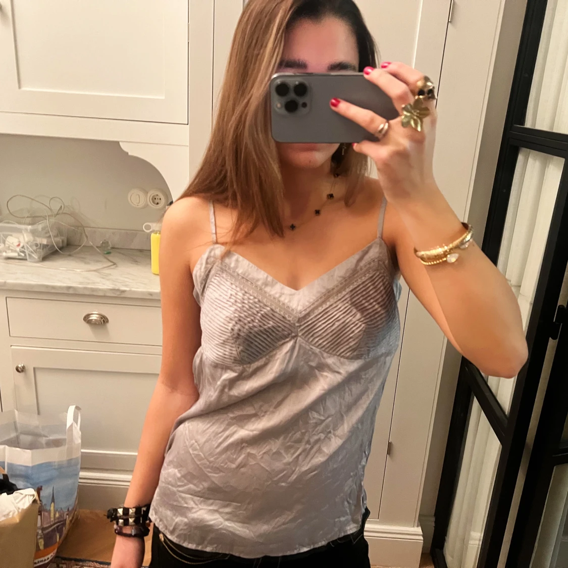 Silvrig Laura Clement Topp