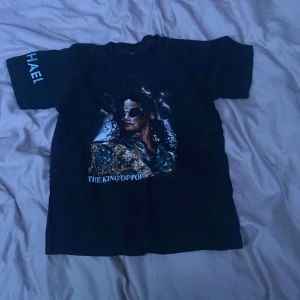 Michael Jackson t shirt - Söker då jag inte använder. I ny skick
