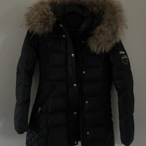 Rockandblue - Säljer nu min Rockandblue jacka, passar perfekt till vintern! Storlek 34, köpt för 3500kr!😊 pris kan diskuteras 