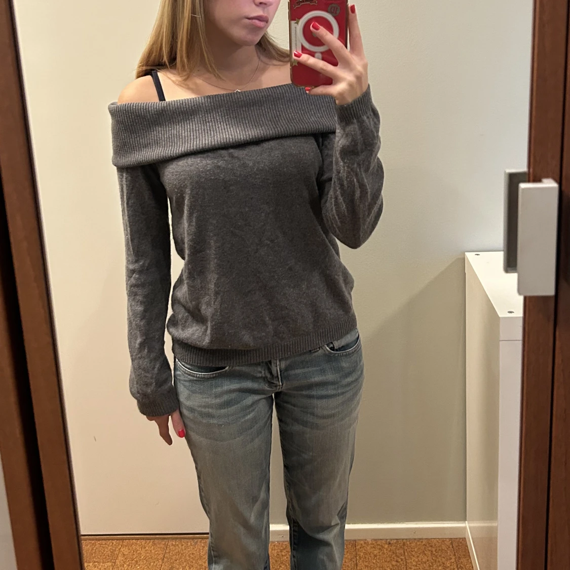 Stickad off-shoulder