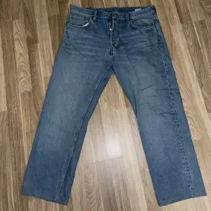 Weekday space jeans Storlek 33/32 Skick 9/10