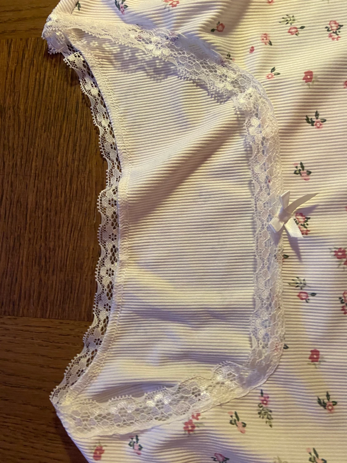 Urringad tröja med spets - 90