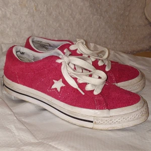 Converse - Frottématerial, har inte använts mycket. 