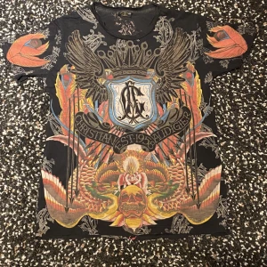 Ed Hardy T-shirt - Vintage Ed Hardy T-shirt, står XXL på taggen men sitter mer som en M-L