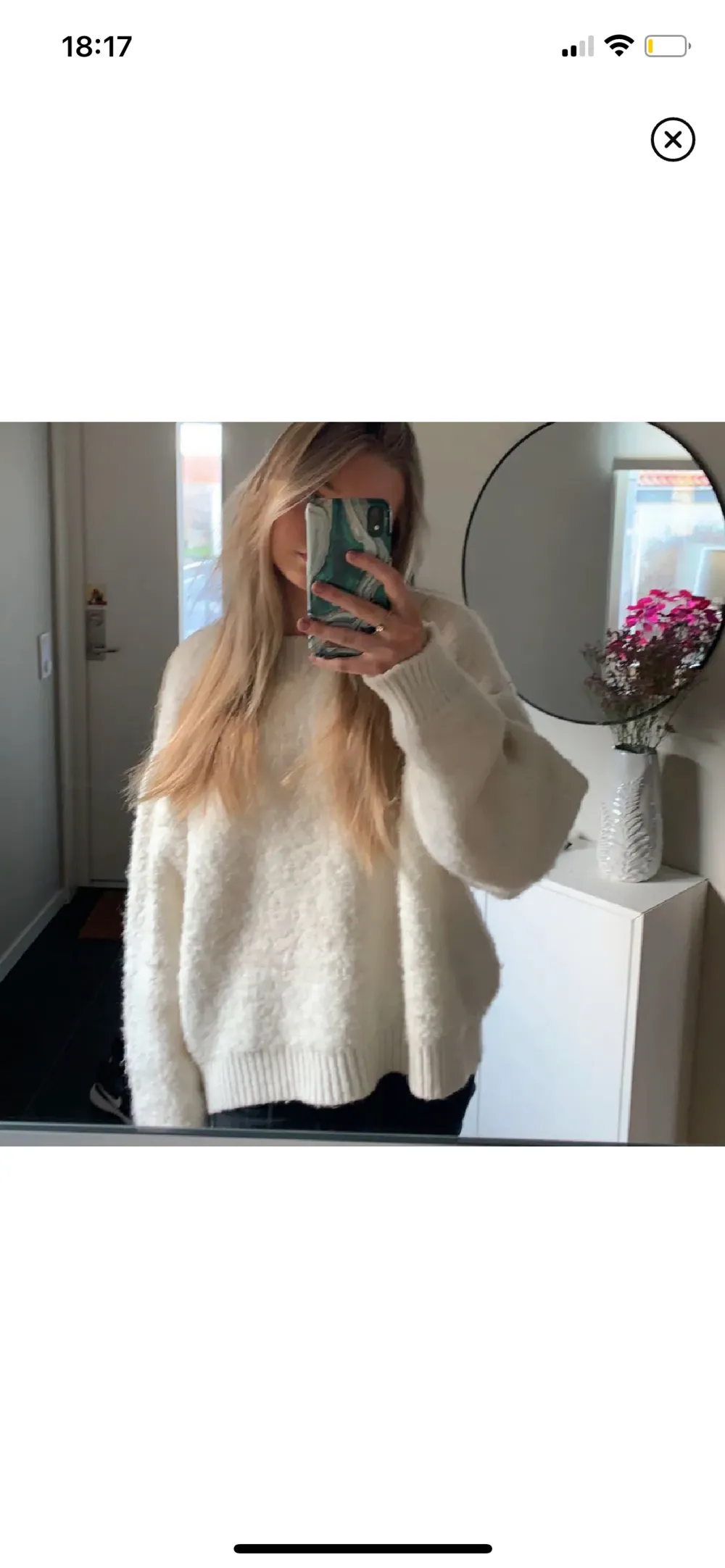 Nypris 600kr, köpt här på Plick för 170kr. Storlek L eftersom jag ville ha den oversized. Inte använd💗Lånade bilder!!. Stickat.