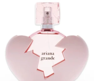 Ariana grande parfym  - Säljer en ariana grande parfym i 30 ml. Nypris var 500 cirka och mitt pris är 300. Som man ser på bilden är det litte mer än halva kvar.pris går att diskutera 💕 