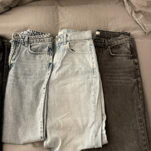 Olika jeans från Gina Tricot och Lager 157. Skriv för info om varje vara, blev för långt att skriva här.. 🫣