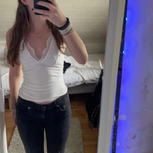 Gulligt sommar linne - Köpte från shein, inget fel på den men gillade bara inte den på mig och kom aldrig till användning💕nypris 99kr