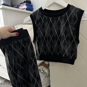 Nytt sett - Helt nytt, endast tvättad  Storlek S/xs men sitter bra på mig som brukar ha den storleken