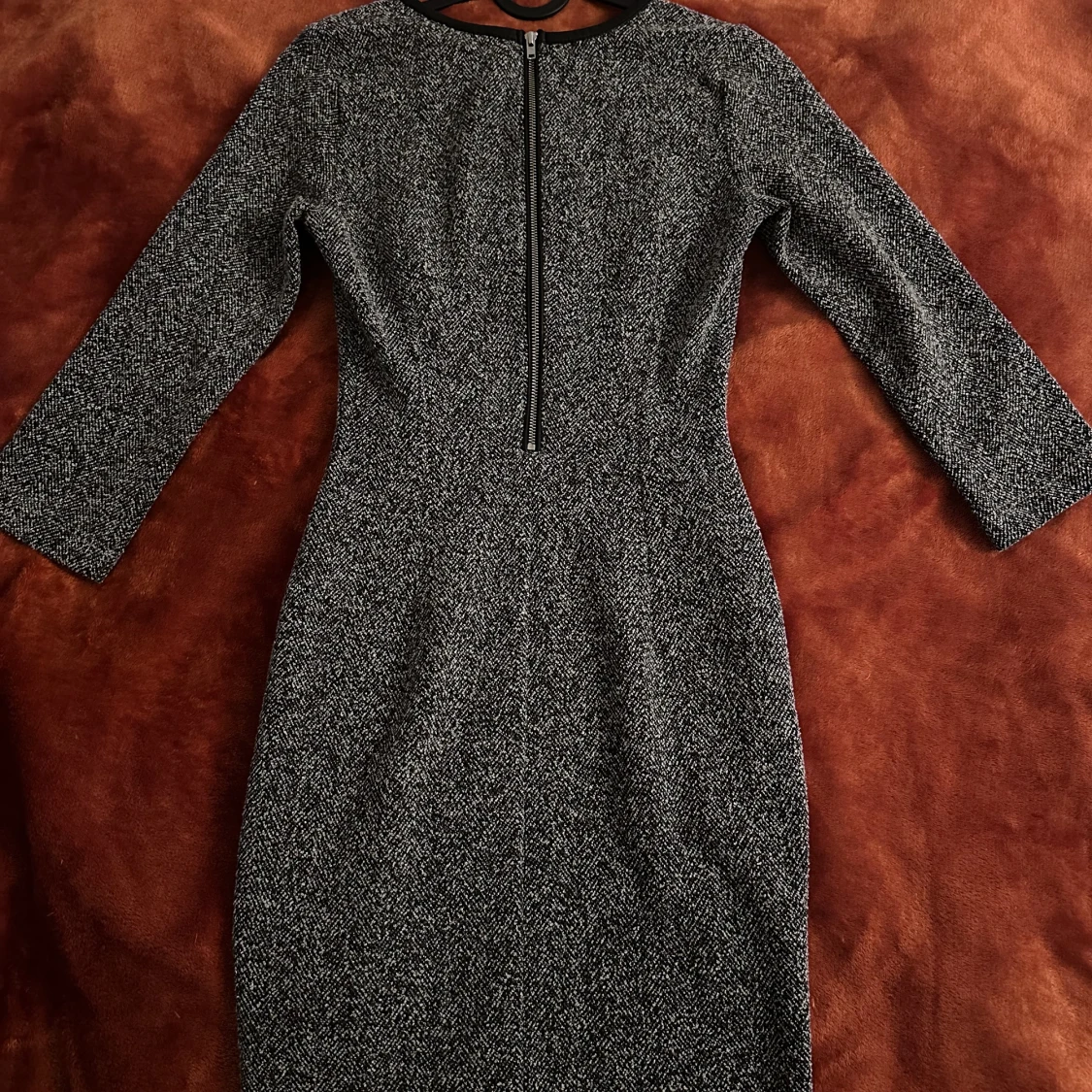 Figurnära, tight klänning - 90