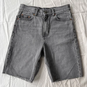 Dr Denim shorts  - Fina jeansshorts från Dr Denim i storlek 27💗 