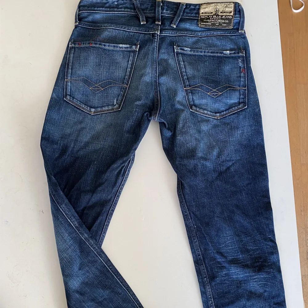 Limited edition barcelona replay jeans i jätte bra skick.. Jeans & Byxor.