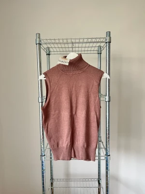 Saint tropez kortärmad polotröja / väst - Aldrig använd present i storlek S. Jättefin kvalitet! 