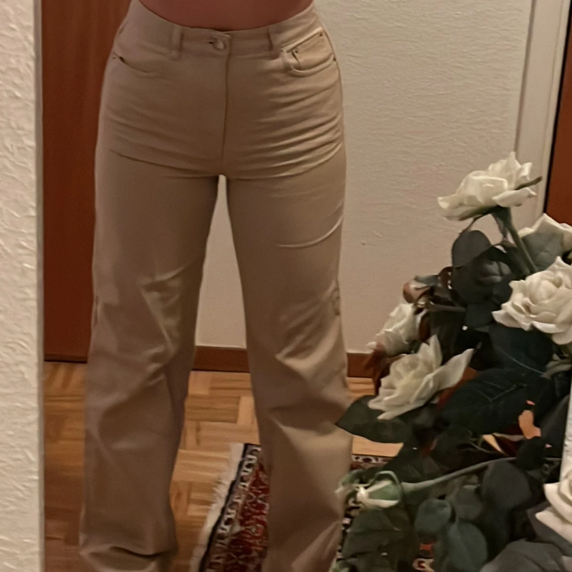 högmidjade jeans