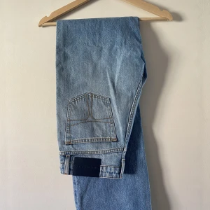 Vida jeans - Båda i Nyskick 27/34” 28/32” 200 kr/st 