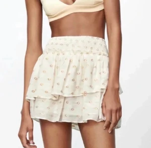 Zara kjol - Aldrig använt. Köptes för ca 300 säljer för 150