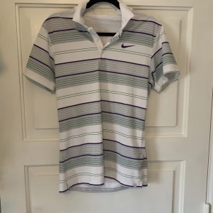 piké nike - köpt secondhand, dock bra skick. skriv vid frågor 🫶🏻