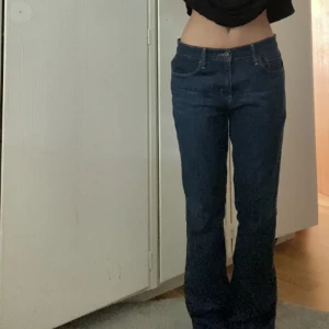 Bootcut Levis jeans  - Säljer dessa Levis jeans i modell 515, som är ett par low waist bootcut jeans. De är i storlek 36. Hör av er för fler bilder. 