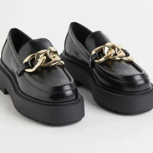 HM Chunky lofers - Helt nya lofers från hm prislappen är kvar. Fick i present men var tyvärr fel storlek. Hoppas på att komma filanvändning av någon annan, storlek 37💕