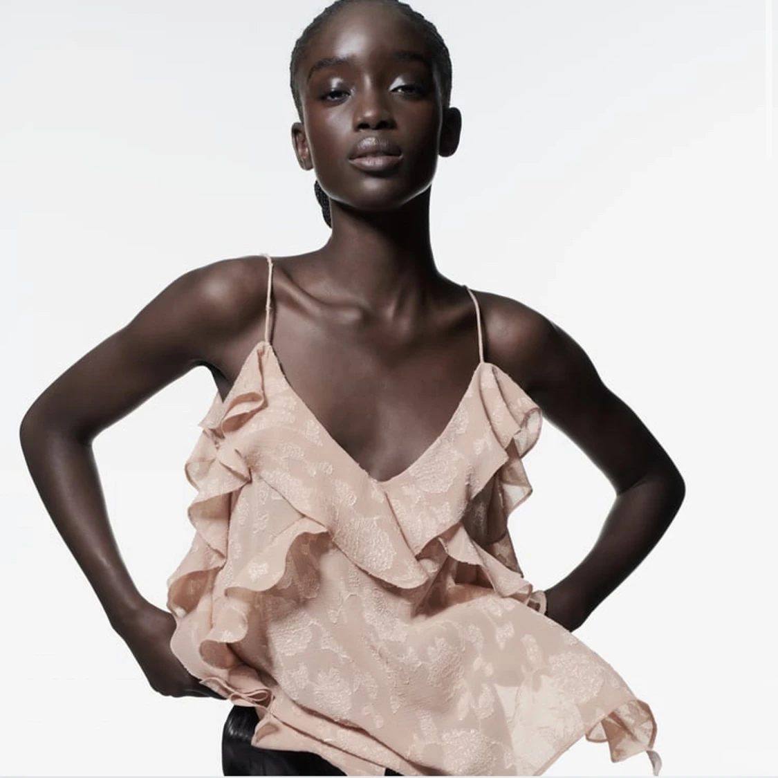 Zara topp med volang  - 90