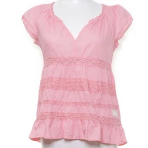 Rosa Odd Molly topp - Intressekoll på Supersöt rosa topp från Odd Molly köpt från Sellpy. Använd men i mycket bra skick!💕💕