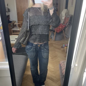 Glitterblus - Blus från River Island. Använd 2 gånger och jättefint skick 💓