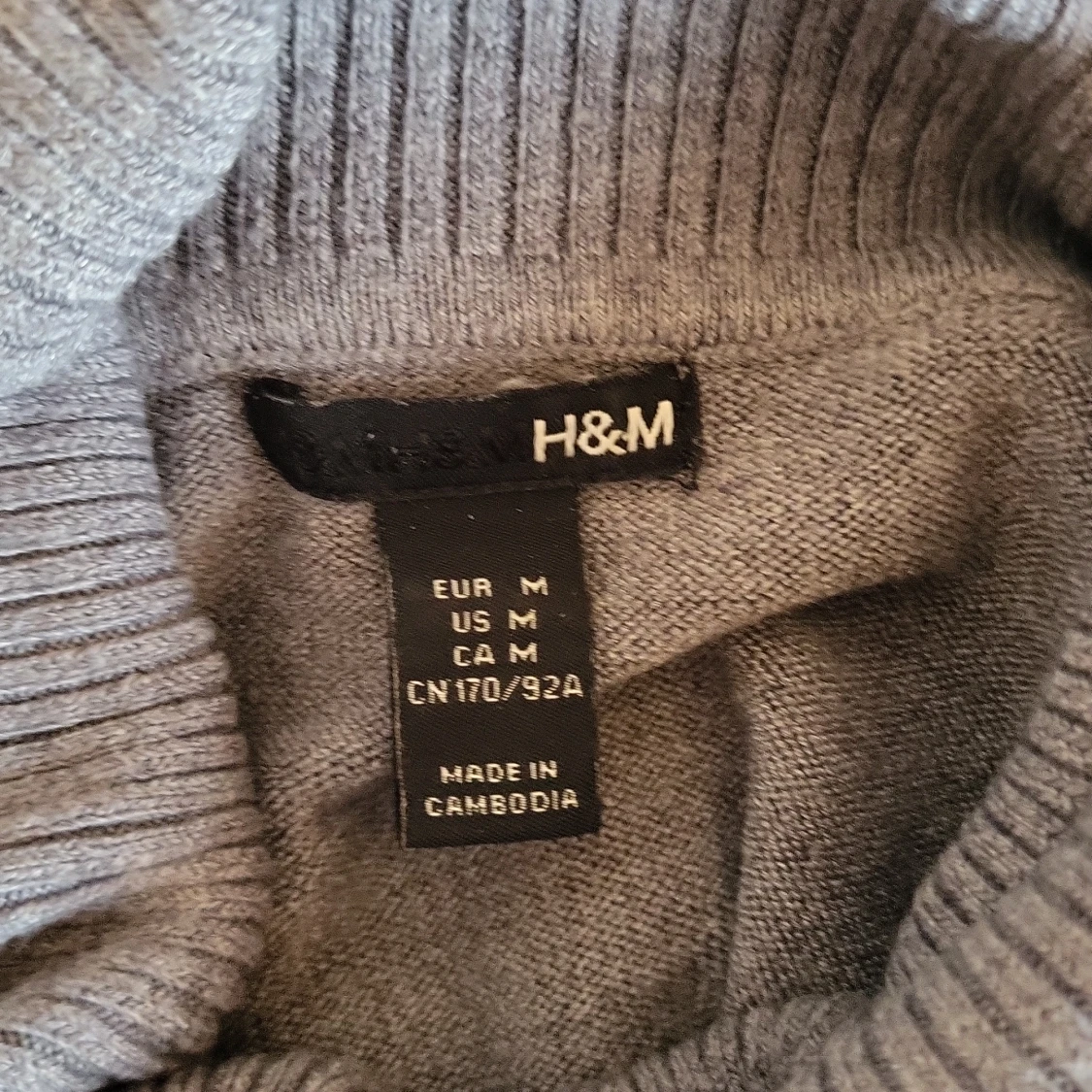 Grå turtleneck från HM - 91